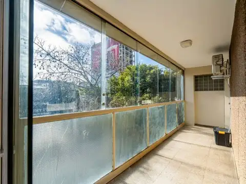 Venta Piso 3 ambientes con habitación de servicio en Olivos