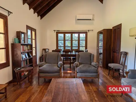 Casa en Venta con 3 cocheras