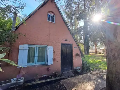 VENTA CASA 3 AMB CON PARQUE LAS DALIAS