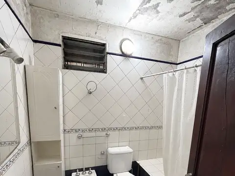 CASA CON GALPÓN EN BERAZATEGUI OESTE