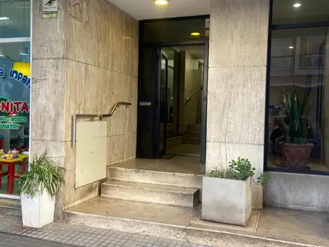ALQUILER - Depto 3 dormitorios con cochera - Urquiza 1046