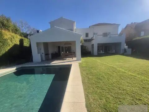 Casa en Alquiler Temporal en Santa Barbara, USD 3.500