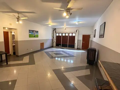 Oficina en Alquiler en Flores, USD 4.500