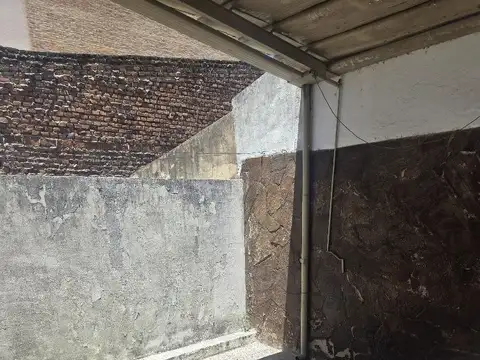 Depto Tipo Casa en Alquiler en Republica De La Sexta, $ 600.000