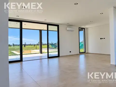 Casa 5 ambientes con 3 baños