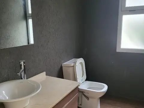 Casa 5 ambientes con 4 baños