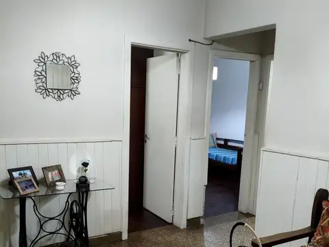Casa 6 ambientes con 1 baño