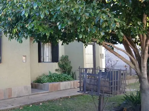 Calle 73 Nº 1063 entre 16 y 17