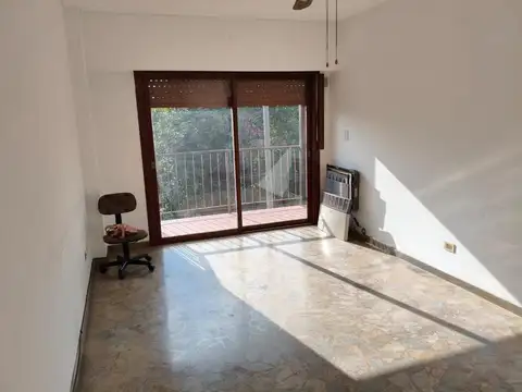 Primera Junta 3700, Piso 2