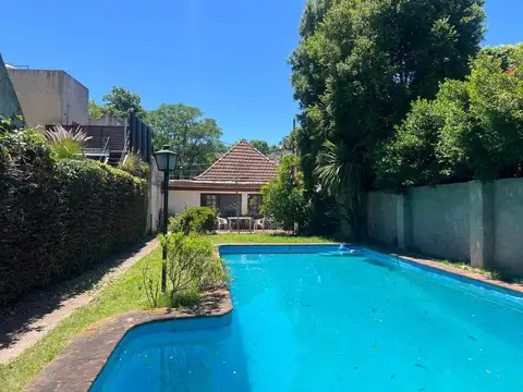 Casa en venta 4 ambientes para reciclar