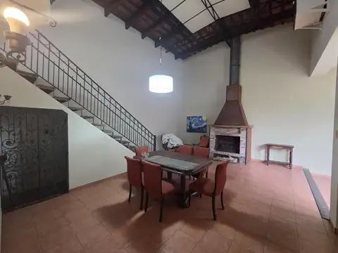 EXCELENTE CASONA DE 9 AMB, DE ESTILO S/LOTE 23 X 25 MTS!