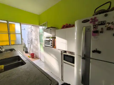 Casa 5 ambientes con 2 baños
