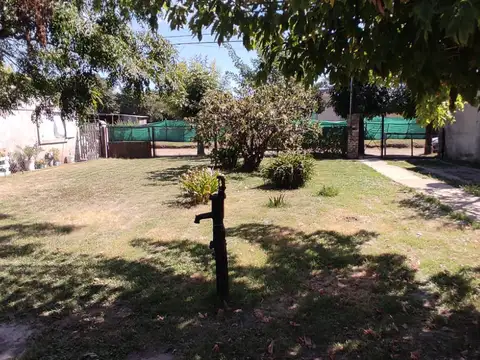 Casa con hermoso jardín 