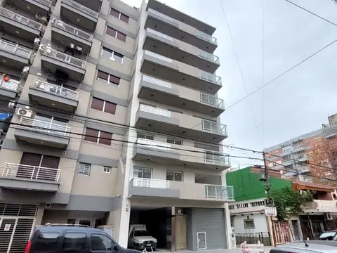 Ramon Falcon 6600, Piso 1