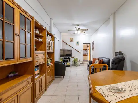 Depto Tipo Casa en Venta de 5 ambientes