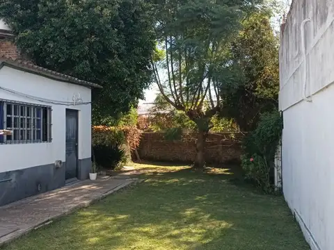 Casa de 4 amb. con depto. de 2 amb en venta | Berazategui