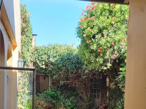 Casa en venta - 3 Dormitorios 2 Baños - Azul