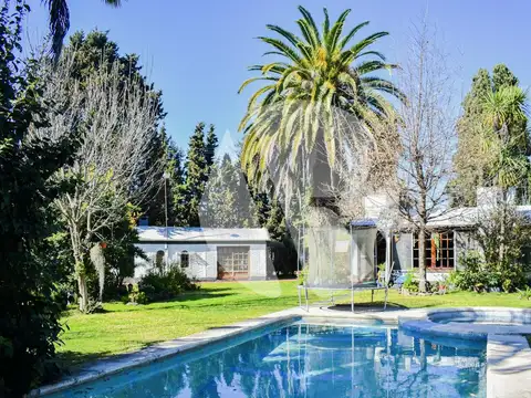 Casa 6 ambientes con 3 baños