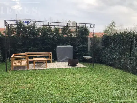 Departamento en Venta - Nuevo Riverside - Unidad en Planta baja con jardín.