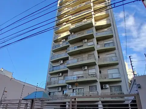 VENDE DTO 2 AMBIENTES CON COCHERA