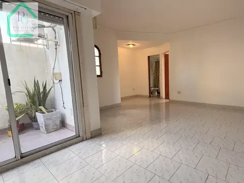PH en venta 3 ambientes con terraza propia en Mataderos