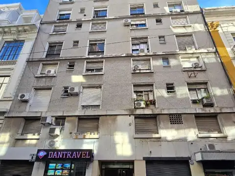 Amplio mono ambiente con baño y cocina