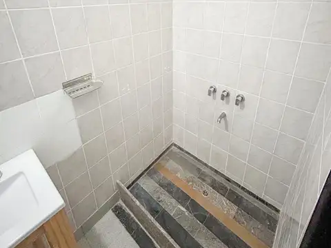 Balbastro 2500, Piso PB