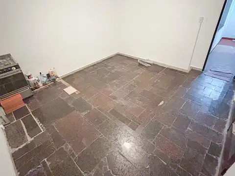 Balbastro 2500, Piso PB