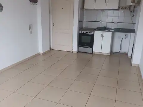 Departamento en Alquiler en Villa Sarmiento, $ 600.000