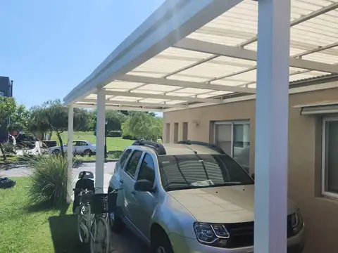 Casa en Venta con 4 cocheras