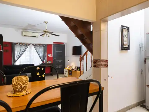 Depto Tipo Casa en Venta 50 años