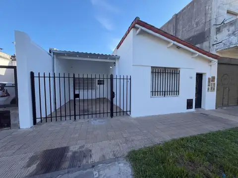 CASA EN ALQUILER TRES AMBIENTES EN VILLA LUZURIAGA