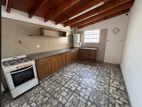 Casa 3 ambientes con 1 baño