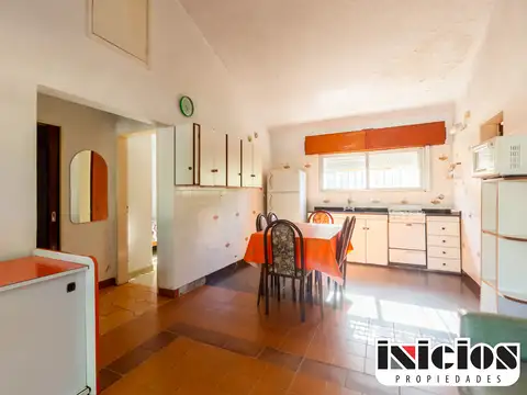 Casa 3 ambientes con 1 baño