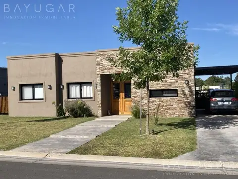 Venta Casa - Barrio Santa Lucia, Pilar del Este