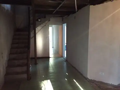 INTERESANTE CASA A TERMINAR SOBRE LOTE DE 433MTS2