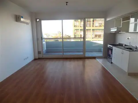 Monoambiente con balcón en Devoto (Sanabria al 2700)