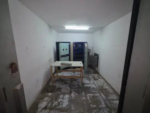 Local - Alquiler - Argentina, Capital Federal - Carlos Pellegrini 700