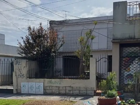 Alquiler Casa PH Al Frente de 3 Ambientes en Laprida 1345, Lomas de Zamora