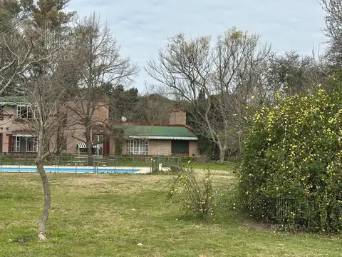 Venta Quinta de 4.000 m2 Gran arboleda Barrio semi cerrado 