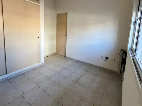 Departamento en Alquiler en Ramos Mejía Sur, $ 900.000