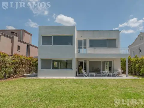 Casa en Alquiler de 3 dormitorios