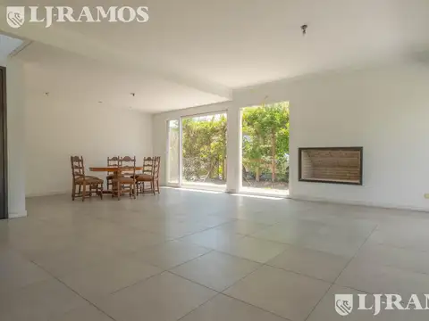 Casa en Alquiler de 3 dormitorios