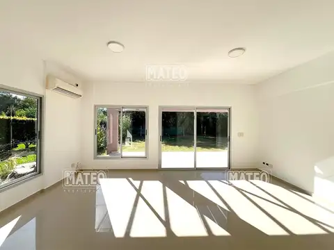 Casa en Venta con 1 cochera