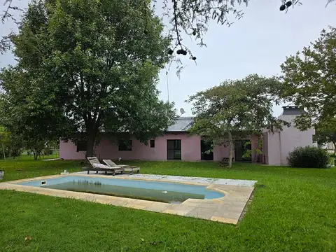 CASA QUINTA VENTA BARRIO QUINTAS DE GORINA