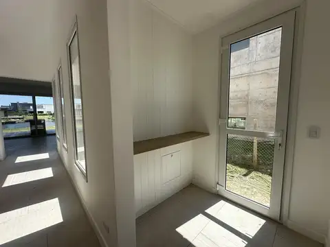 Casa 6 ambientes con 3 baños