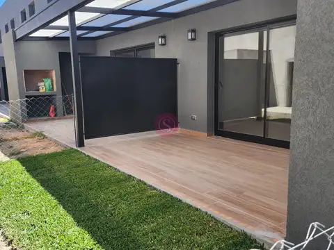 Casa 4 ambientes con 1 baño