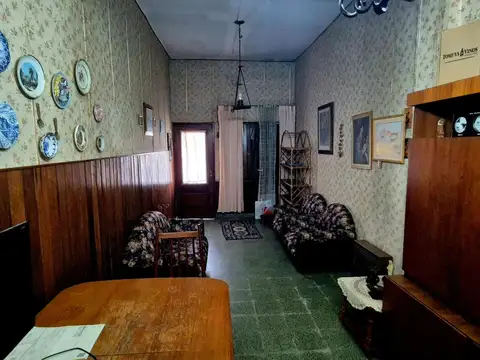 Hipólito Yrigoyen 1300