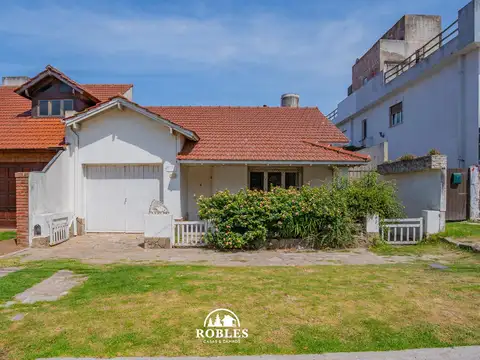 Chalet sobre Av. Mario Bravo
