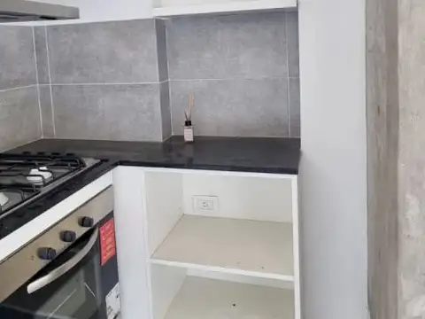 3 de febrero 1400, Piso 02